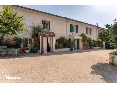 maison de ville t6 de 164 m²avec dépendance à redessan 30129