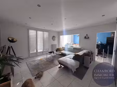 appartement 4 pièces à louer au centre-ville de blois - 900 €