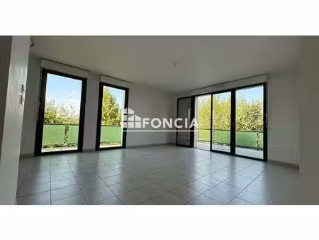 grand f3 en dernier etage avec terrasse de 16m2