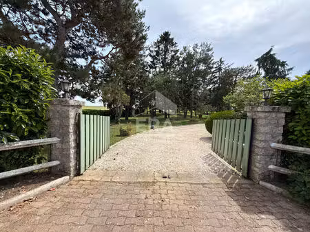 longère 192m2 + 262 m2 dépendances chateau landon