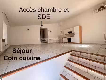 location appartement 3 pièces 65 m² à châteauneuf-du-pape (84230)
