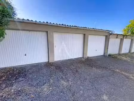 vente garage et parking à angers belle beille (49000) : à vendre / 16m² angers belle beill