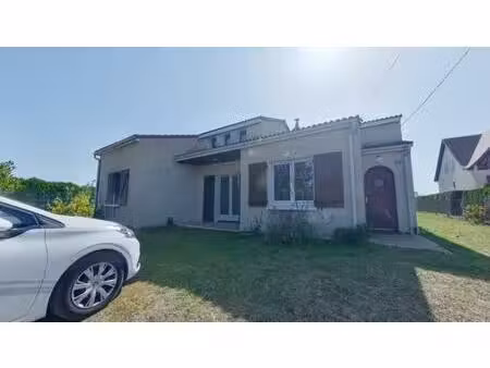 location maison 5 pièces 108m² lencloitre 86140