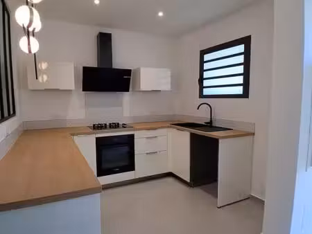 location maison 4 pièces 110m² st pierre 97410