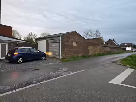 grand garage bien situé à vendre à gembloux - rue du bossu 1