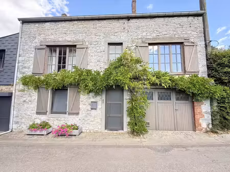 maison de caractère 4 façades en pierre bleue du pays