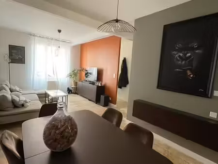 maison de ville avec cour et garage – quartier remicourt