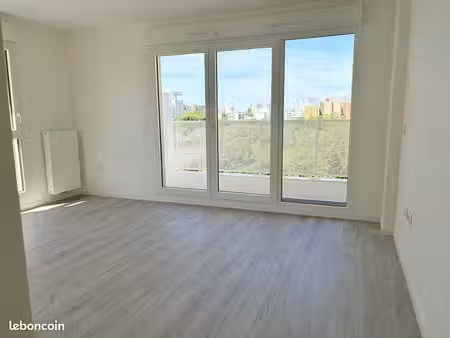studio neuf 33 m² – balcon 6 4 m²  dpe a – métro 8 (300 m) & hôpital henri mondor / fac