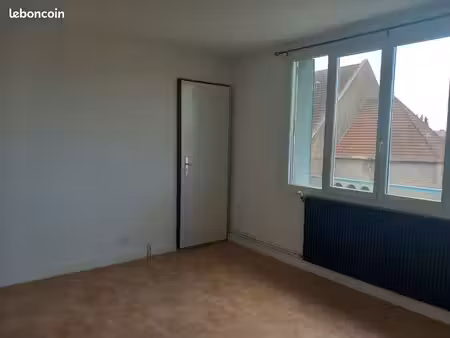 digoin — t4 rénové 74 m² avec balcon  dans résidence calme