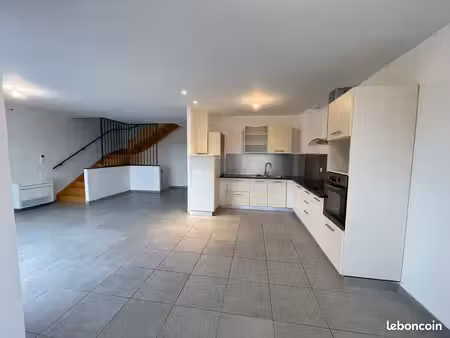 villa jumelée duplex t4 anse avec vue