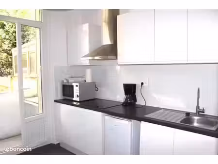 loue beau t2 avec balcon et clim