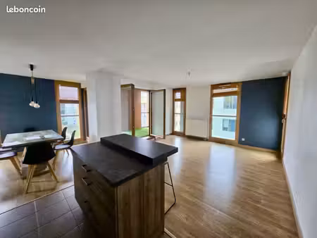 île de nantres – lumineux t3 meublé 77 m² – 8ᵉ étage avec loggia – emplacement stratégique