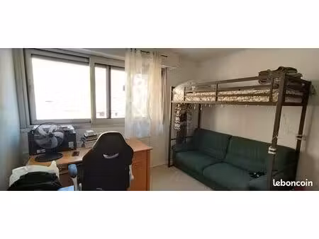 a saisir  studio très bien situé