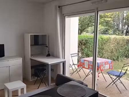 t2 de 32 m² avec terrasse  espace vert privatif  cave et parking