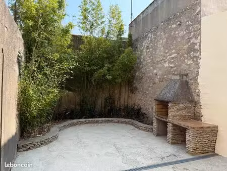 maison de village meublée 80 m² – rénovée en 2025 – grande cour – climatisation