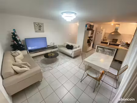 superbe t4 meublé de 80 m² (immeuble 2011 - très économe) avec terrasse & garage sécurisé 