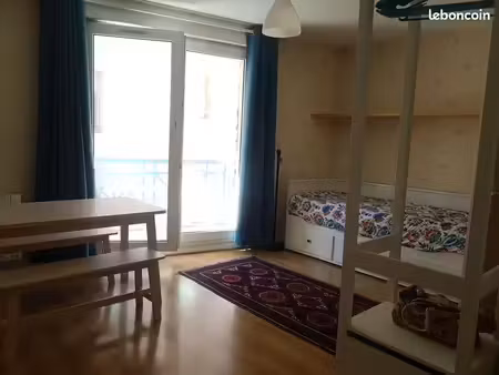 studio meublé avec balcon orienté plein sud  à rodez
