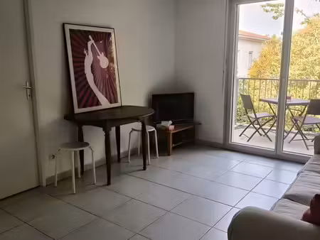 t2 meublé 35 m² – balcon sur verdure – parking – métro borderouge