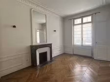 location appartement 2 pièces 43.34 m² à paris 8ème (75008)  1 709 €