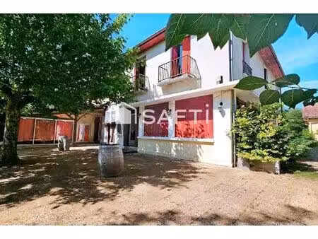 bel ensemble immobilier de 420m² avec parc arboré 13 600m² - st georges de montclard