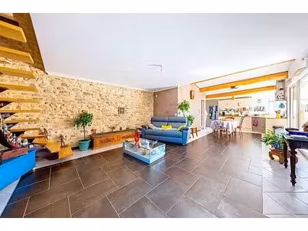 sommières appartement d’exception avec terrasse  jardin et garage de 100 m2