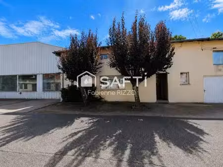 maison 200 m² avec hangar et grand garage pour 3 voitures
