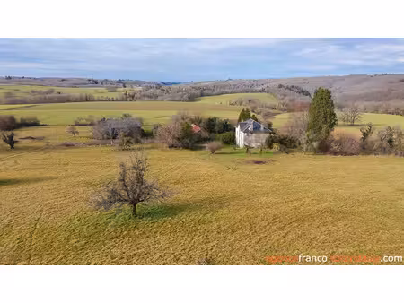 ensemble charmant  source et presque 4 hectares