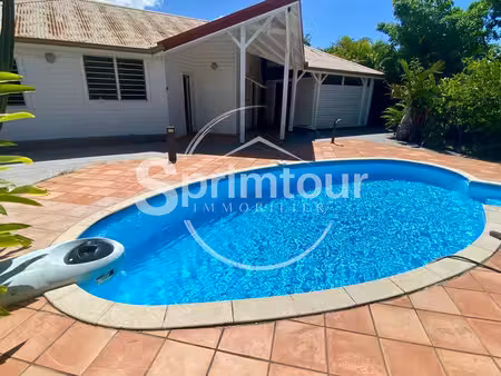 sainte-anne : villa f4 proche bourg et plage