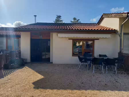 maison dans résidence privée avec lac