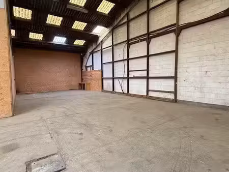 ruime garage te huur in centrum van staden.