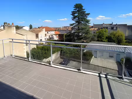 type 2 de 38 m² avec terrasse et garage rue carnot