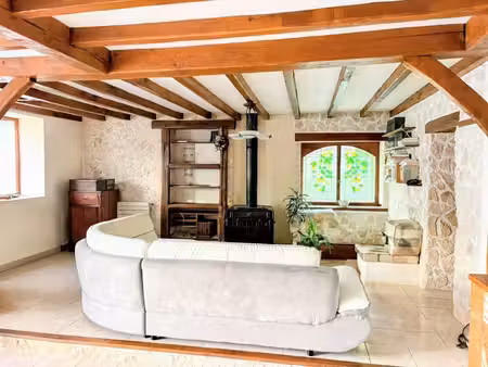 jolie maison partiellement rénovée près de périgueux