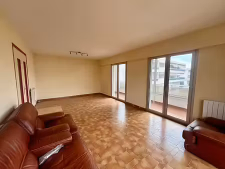 vente appartement 2 pièces 64m2 la seyne-sur-mer (83500) - 255000 € - surface privée