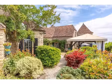 perigord noir  authentique maison de village avec jardin
