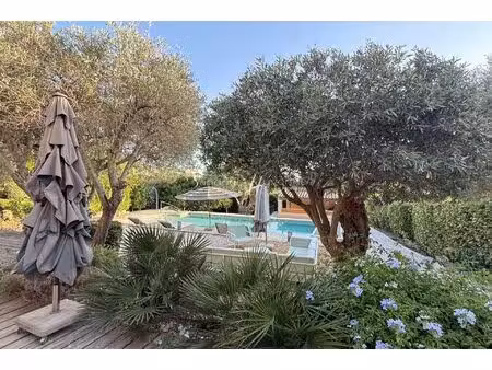 propriété avec 4 chambres - piscine - village à pied