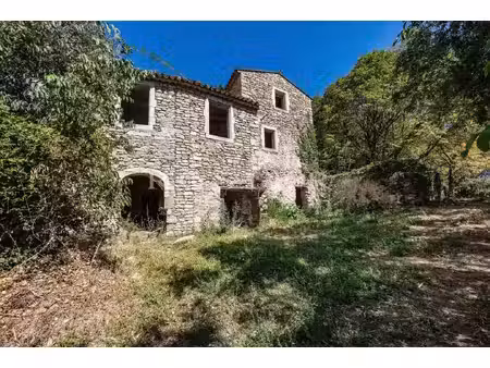 ménerbes - propriété à rénover avec vue