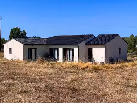 maison contemporaine avec grand terrain à proximité de montpon