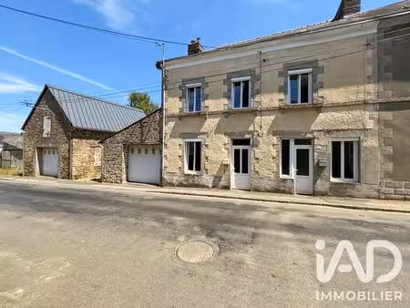 maison de village à courcité (53700)