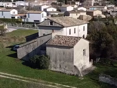 ancien corps de ferme à rénover  fort potentiel d'aménagement