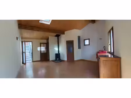 ensemble immobilier 3 logements  cour  garage et et terrasse avec vues