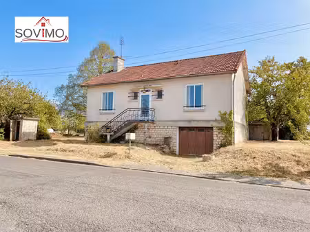 au calme d'un village  pavillon sur sous sol complet à rénover avec jardin