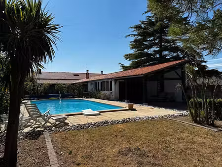 maison 6 pièces 131m² - piscine - garage - terrain 1251m²