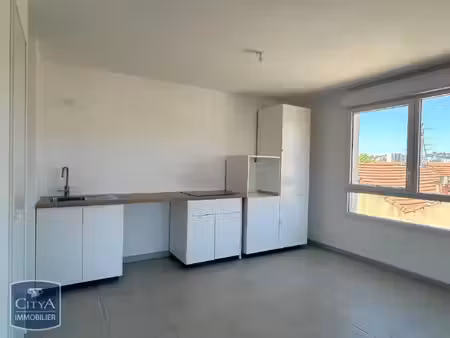 appartement à louer 3 pièces 59.2 m² - marseille 11e arrondissement (13011) - 1 010€