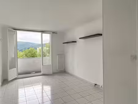 location appartement 3 pièces 53m² le pont de claix 38800