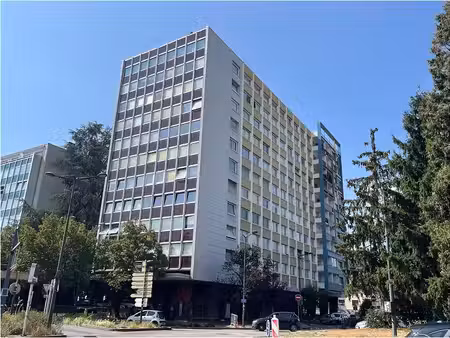 location local commercial 66m²