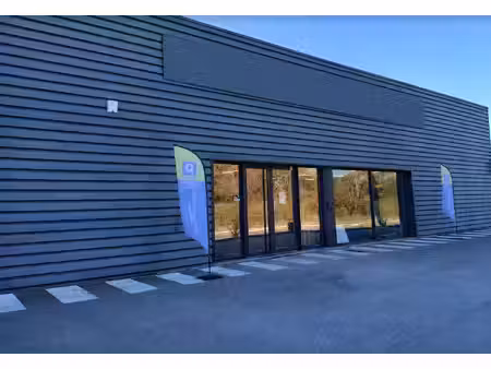 location local commercial 370m² arbent 01100