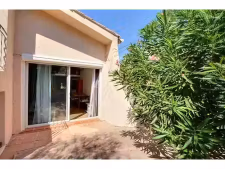 location appartement 1 pièces 20m2 le pradet 83220 - 596 € - surface privée
