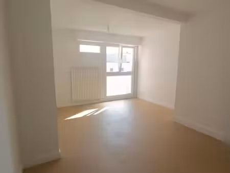 location appartement 1 pièce 25m² st brieuc 22000