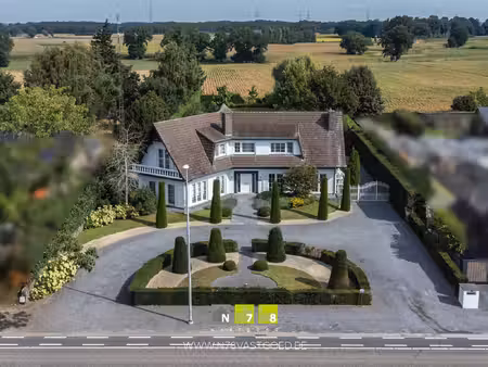 surface commerciale à vendre à diestersteenweg 401 maaseik (rbw66861)