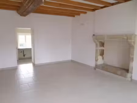 location maison 3 pièces 78 m² à sainte-sabine-sur-longève (72380)